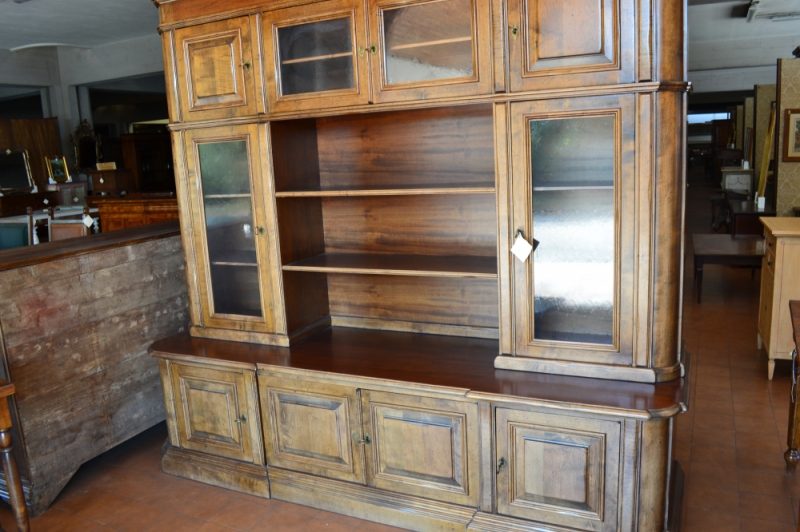 Libreria porta tv in legno di acero con fianchi tondi ART  LIB 33