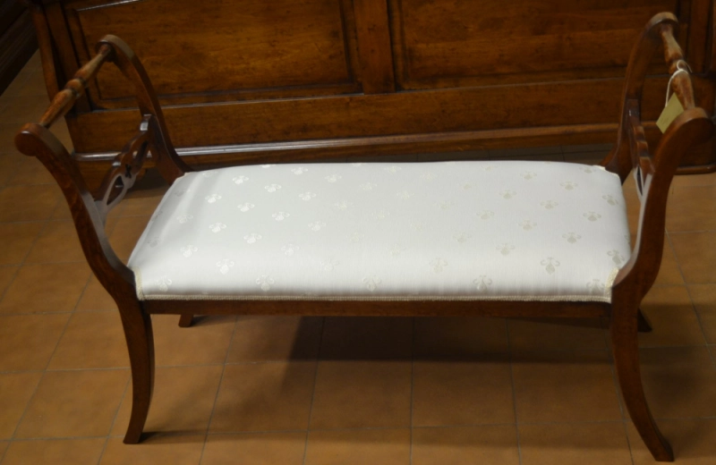 Panchetta modello " Asola" con gambe a sciabola rivestita in tessuto ART PAN 02