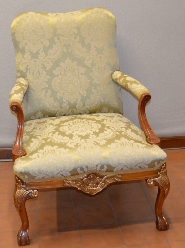 Poltrona intagliata modello "Luigi XIV " in legno di acero massello ART POL 47