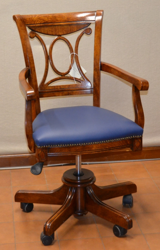 Poltrona girevole modello "Serena" in legno di faggio con ruote ART POL 58