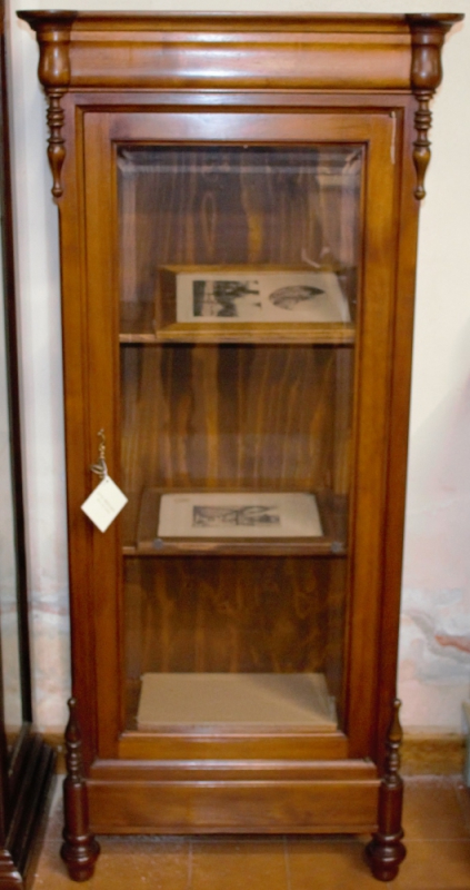 Vetrina-argentiera-cristalliera in legno di noce nazionale massello ART VETR 60
