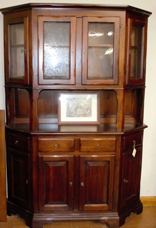 Vetrina modello scantonato in legno di noce massello ART VETR 62