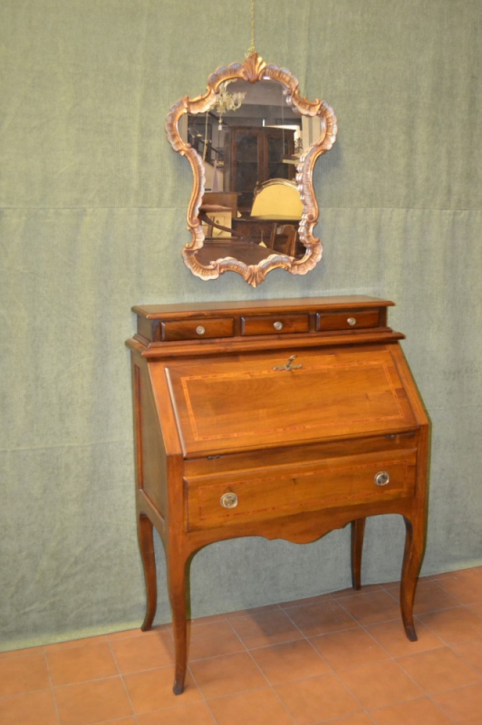 Buroncino con 3 cassetti  realizzato in legno di noce nazionale massello ART  BUR 13