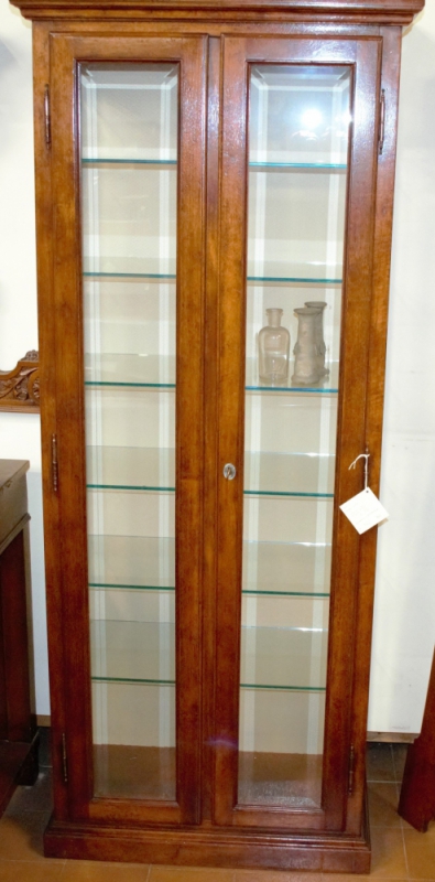Vetrina 2 porte in legno di noce massello art. VETR 58