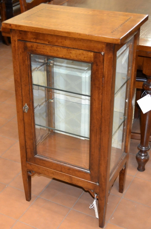 Vetrina-argentiera-cristalliera in legno di tiglio massello con 1 anta e gambe in stile "Luigi xvi" ART VETR 50