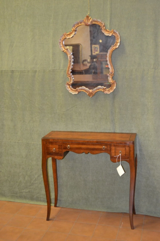 Consolle con gambe a sciabola  a 3 cassetti in legno lastronato ART CON 08