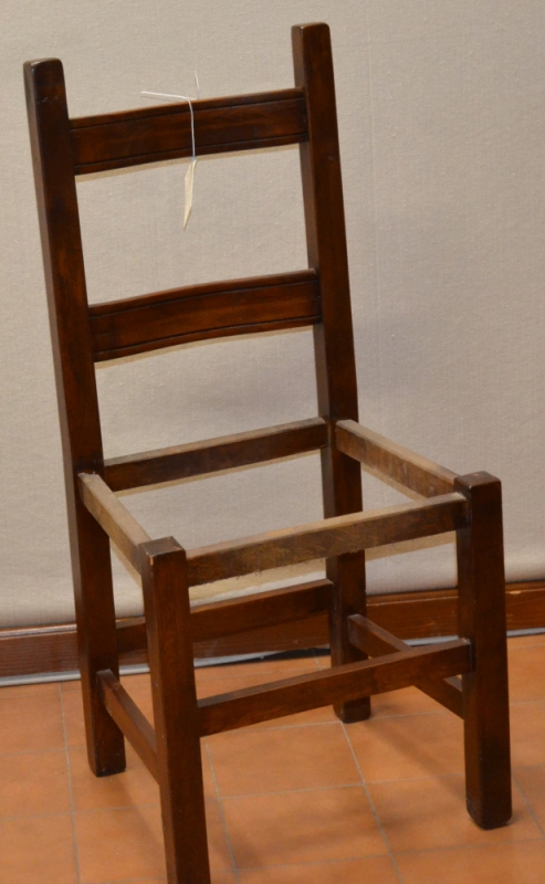 Chair model "Pesante" handcrafted with backrest transoms with hollowed wood ART SED 30