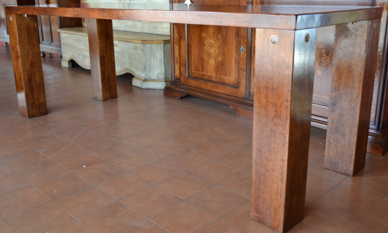Tavolo rettangolare modello " Fratino" in legno di noce antico massello  con gamba quadrata ART TAV RET 16