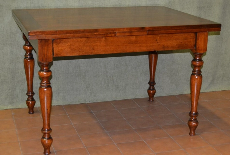 Tavolo rettangolare allungabile in legno di noce con gambe tornite ART TAV RET 31