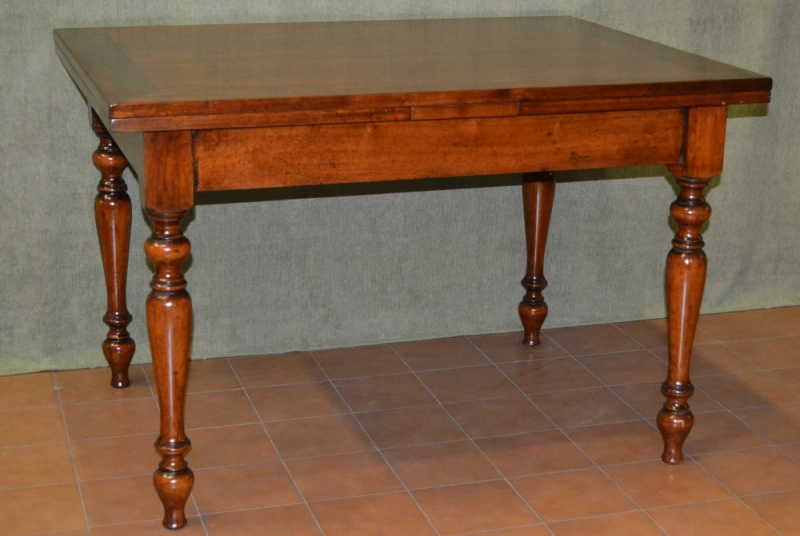 Tavolo allungabile con prolunghe e gambe tornite ART TAV 04