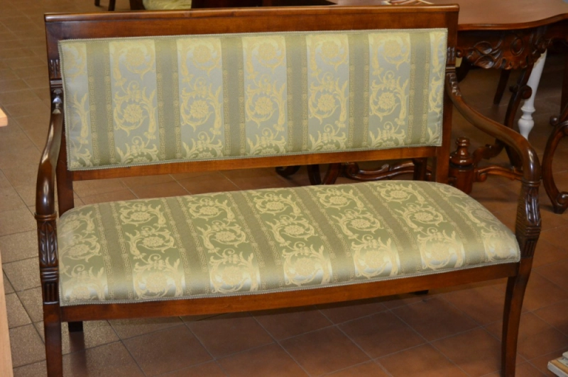 Divanetto a 2 posti modello "Egiziano" gambe a sciabola Art. DIV 02