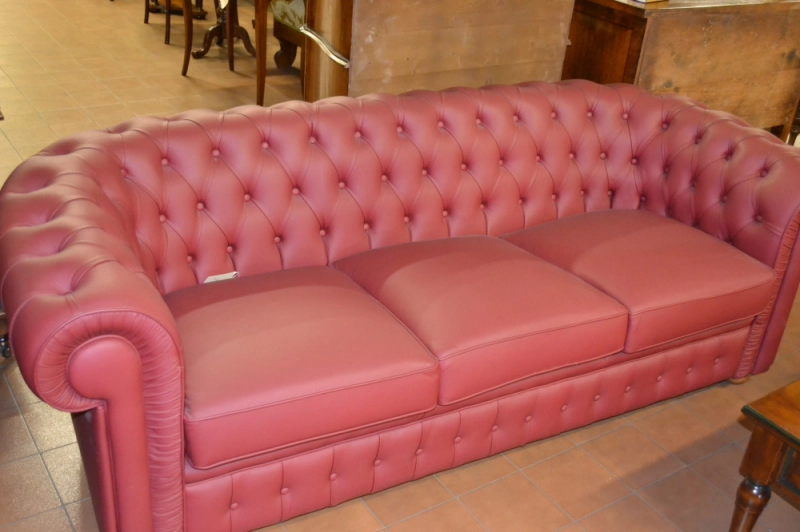 Divano a 3 posti modello "Cester" con fusto in legno massello rivestito  in pelle ART DIV 13