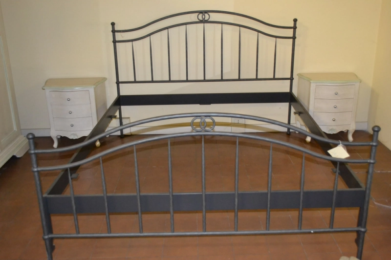 Double bed made of wrought iron