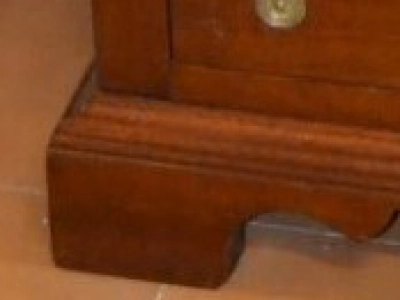 Settimanale liscio in legno di noce massello, con gambe a "mensola" ART SET 03 - foto 1