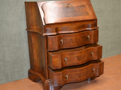 Bureau with shaped sides in classical style - foto 3