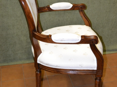 Poltrona modello " Tre gobbe" e gambe tornite e scannellate POL 53 - foto 1