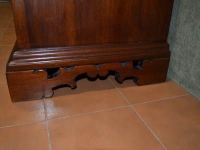 Cassapanca costruita  in legno di noce massello con  2 ribalte apribili con  pannelli sagomati ART CAS 44 - foto 2