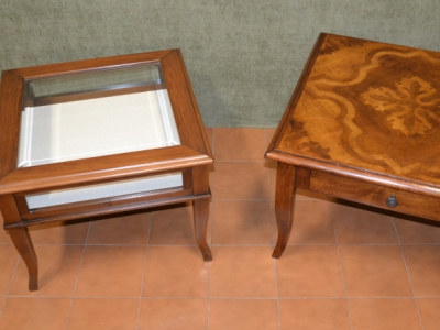 Tavolino da salotto in legno di noce con 1 cassetto, gambe a sciabola e piano con intarsio ART. T 09 - foto 3
