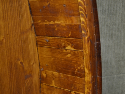 Matching chest of drawer and bedside tables made of solid fir and a 3 mm antique walnut panel - foto 3