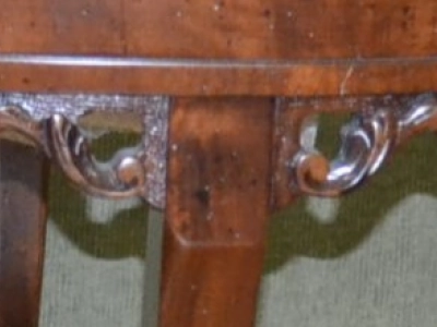 Tavolo rotondo in legno di noce allungabile al centro  con intarsio sul piano e gambe a sciabola  TAV ROT 01 - foto 2