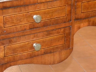 Scrivania- scrittoio con gambe a sciabola e 5 cassetti in legno lastronato e filetti  ART  SCR 30 - foto 4