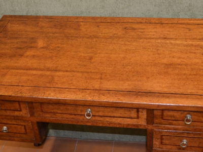 Scrivania- scrittoio con 5 cassetti  in legno di  noce massello con  filetti  con gambe a sciabola ART SCR 03 - foto 3