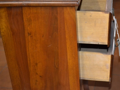 Comodini a due cassetti costruiti in legno di noce antico ART COM 19 - foto 1