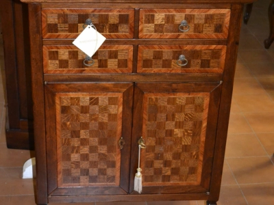 Mobile per entrata - Credenzina a 4 cassetti e 2 ante con gambe in stile "Luigi XVI" ART INGR 06 - foto 1