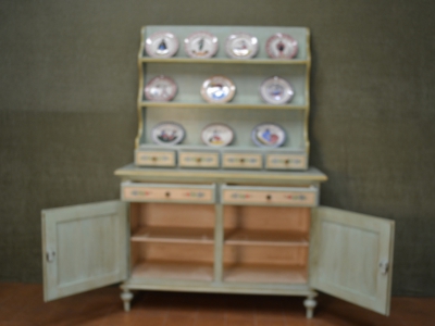 Credenza con 2 ante e 2 cassetti e gambe a cipolla  con piattaia con 4 cassetti e 3 ripiani in legno di pioppo massello  laccata  a mano ART  CRED 2P-28 - foto 1