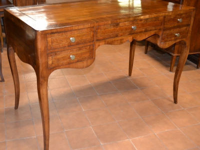 Scrivania- scrittoio con gambe a sciabola e 5 cassetti in legno lastronato e filetti  ART  SCR 30 - foto 1