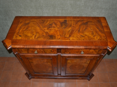 Credenza 2 ante e 2 cassetti con  gambe a cipolle in legno di noce e  radica di noce con intarsi e filetti  ART CRED 2P-37 - foto 2