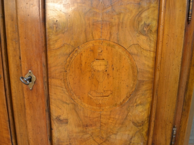 Credenza 2 ante e 2 cassetti con  gambe a cipolle in legno di noce e  radica di noce con intarsi e filetti  ART CRED 2P-37 - foto 4