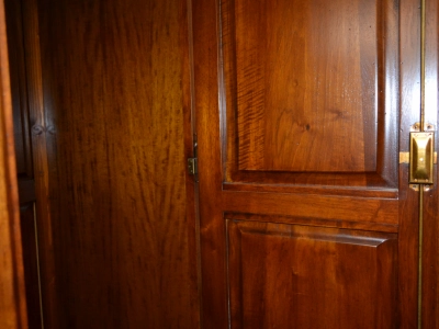 Wardrobe made of solid walnut, with 4 doors - foto 3