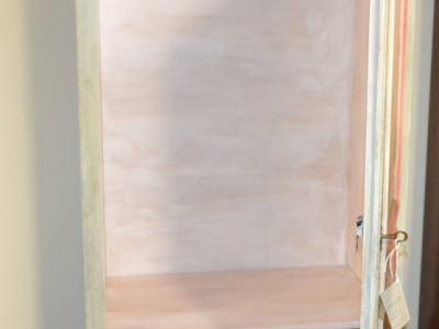 Hand lacquered wardrobe with 1 door divided into the two panels with central band. ART ARM 33 - foto 3