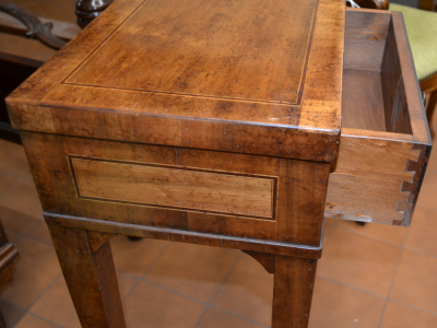 Console da ingresso con 2 cassetti con gambe in stile art. CON 01 - foto 1