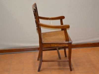 Poltrona modello "Asso di Coppe" in legno di noce massello con seduta in paglia di vienna ART POL 25 - foto 1