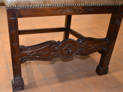Poltrona modello "Rinascimento" in legno di noce massello con schienale intagliato ART POL 10 - foto 3