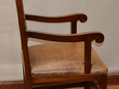 Poltrona modello "Rinascimento" in legno di noce massello con schienale intagliato ART POL 10 - foto 1