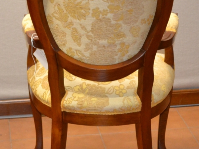 Poltrona modello "Ovalina " con cresta intagliata e gambe a sciabola ART POL 16 - foto 2