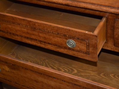 Luis XVI-style chest of drawers and bedside tables - foto 1