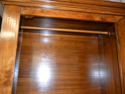 Wardrobe with 2 doors, made of walnut and antique panels - foto 2