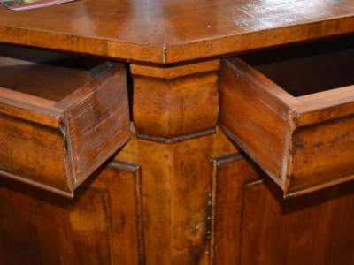 Credenza scantonata a 6 ante e 6 cassetti realizzata in legno di noce antico riciclato lastronato art. CRED 6P-01 - foto 2