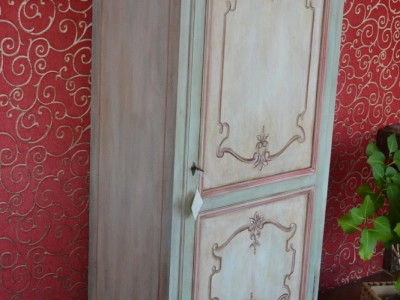 Hand lacquered wardrobe with 1 door divided into the two panels with central band. ART ARM 33 - foto 1