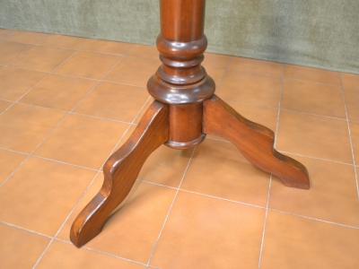 Leggio da terra in legno di acero massello con altezza regolabile e orientabile  con porta candele laterali ART  LEG 03 - foto 4