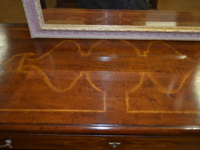 Com&ograve; e comodini realizzati  in legno di noce massello con gambe in stile "Luigi XVI " ART COM 10 - foto 1