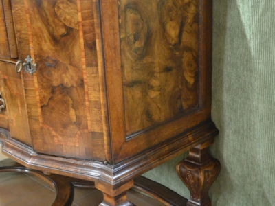 Chest of drawers with shaped front in walnut wood and walnut briar with 2 doors and 2 drawers ART COM 39 - foto 2