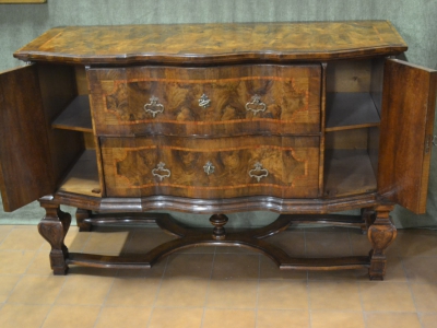 Chest of drawers with shaped front in walnut wood and walnut briar with 2 doors and 2 drawers ART COM 39 - foto 1