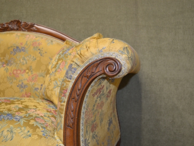 Divanetto a 2 posti modello "Barchetta " con gambe a sciabola con intagli ART DIV 07 - foto 2