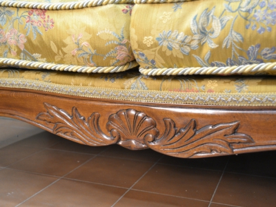 Divanetto a 2 posti modello "Barchetta " con gambe a sciabola con intagli ART DIV 07 - foto 4