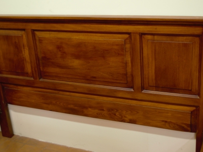 Letto matrimoniale in legno di noce massello con  pannelli della testata e della pediera  diamantati ART LET 29 - foto 1
